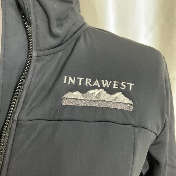 Intrawest Black Softshell Jacket Size S With Embroidered Logo & Fleece Lining Fo - Picture 3 of 10